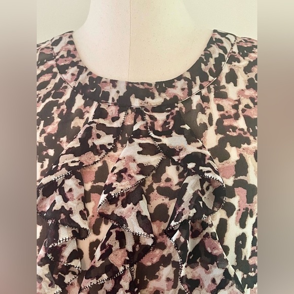 Ann Taylor Sleeveless Sheer Animal Print Ruffle Top | Size 4 - Picture 4 of 9